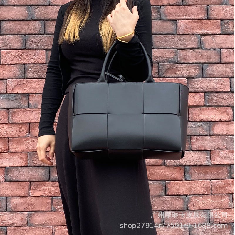 2025 Spring/ Large Capacity Woven Six-Compartment Handbag Crossbody Shoulder Tote Bag Genuine Leather Simple Bag - Image 3