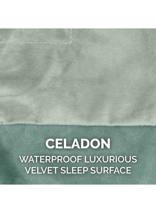 بطانية Furhaven المقاومة للماء للكلاب والقطط المنزلية، قابلة للغسل - بطانية مخملية فاخرة للكلاب بلونين - أخضر سيلادون، مقاس كبير جدًا/كبير جدًا جدًا - Image 5