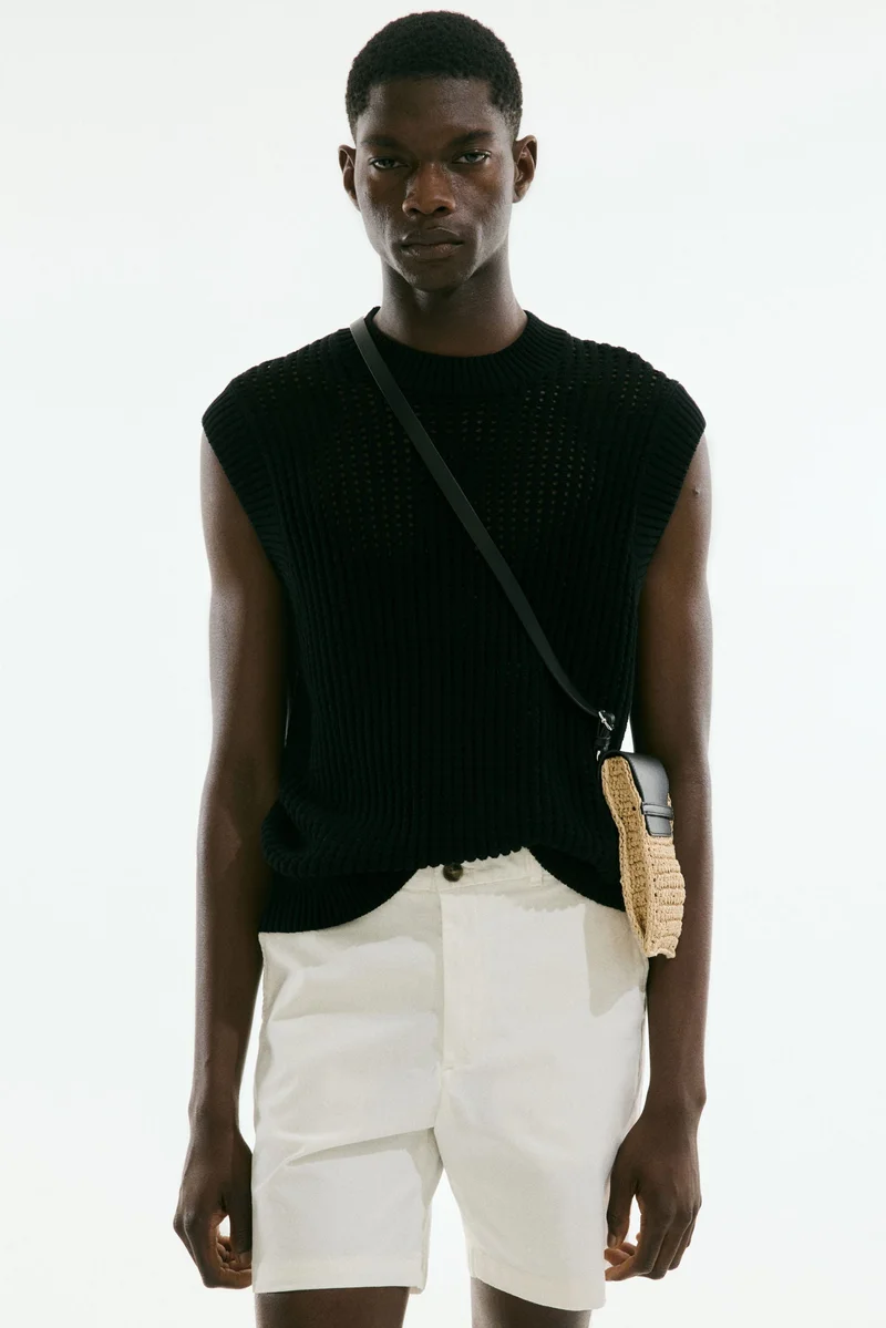 اتش اند ام شورت تشينو بقصّة عادية