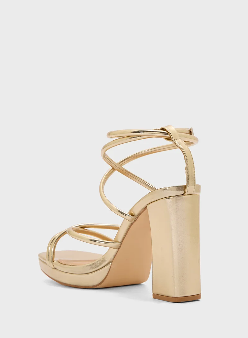 ترافل من نمشي Block Heel Platform Strappy Sandal