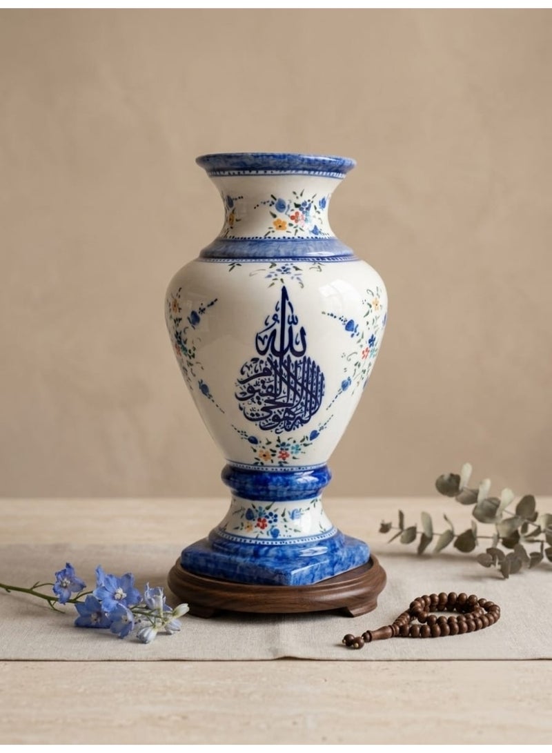 فازة ديكور بورسيلين 30 سم تصميم مضلع لون ازرق داستي قاعدة خشب