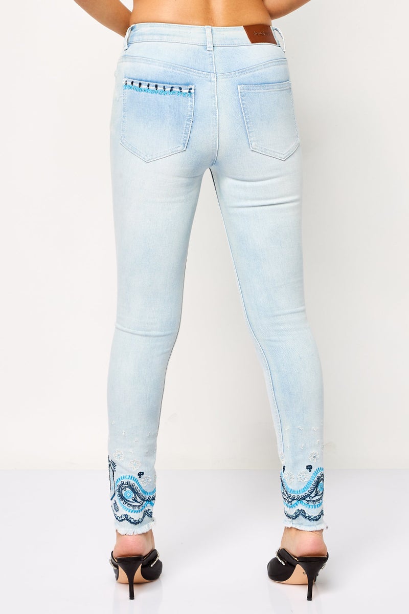 DESIGUAL Women Regular Fit Washed Stretchable Jeans, Light Blue - Image 4