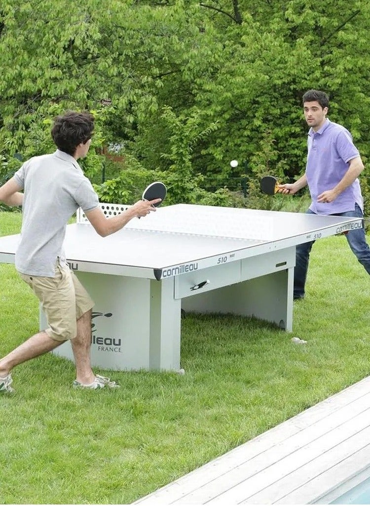 كورنيللو طاولة تنس الطاولة Cornilleau Pro 510 M للأماكن الخارجية - سطح مصقول من الراتنج 7 مم، قابل للطي، مقاوم للأشعة فوق البنفسجية والطقس، أرجل قابلة للتعديل، تصميم قوي مناسب لجميع الأحوال الجوية، سهل التخزين، شبكة ومجموعة عمود متضمنة - Image 2