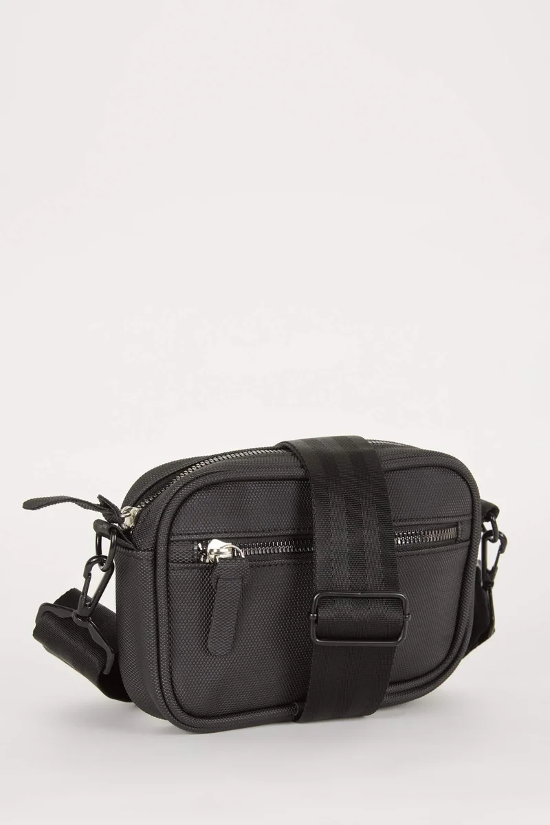 ديفاكتو Faux Leather Crossbody Bag