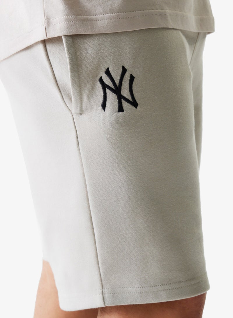 NEW ERA Mlb New York Yankees Le Shorts - Image 3
