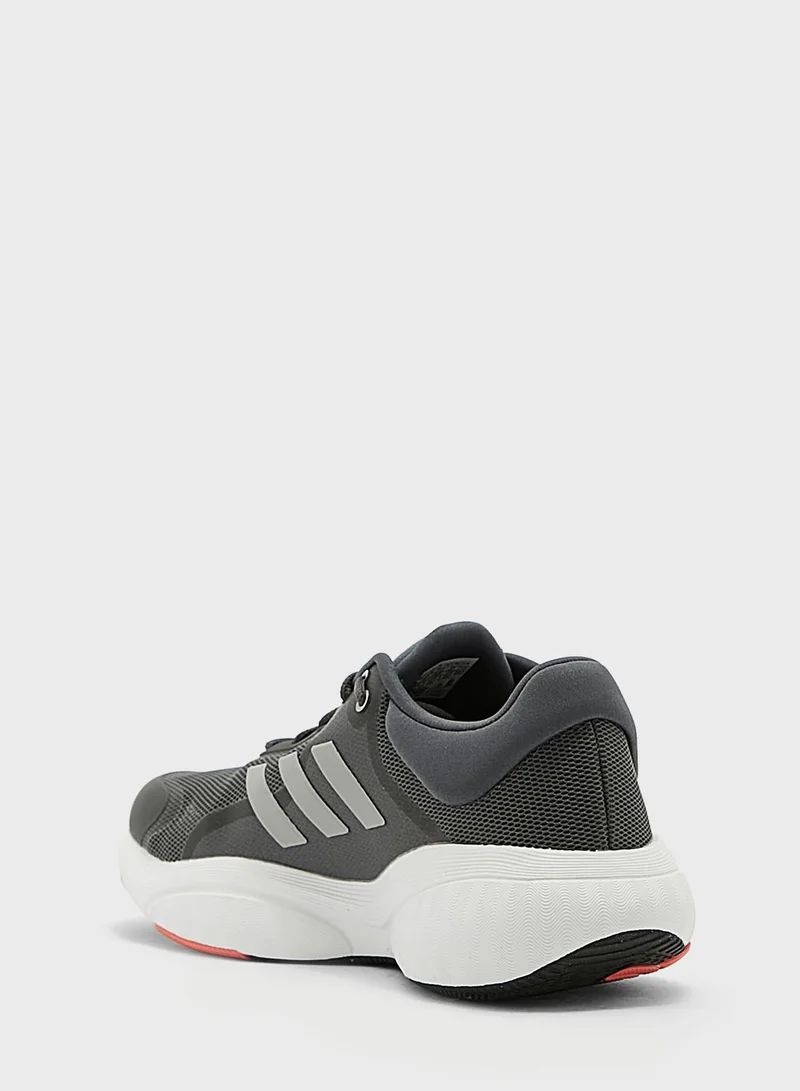 adidas حذاء رياضي