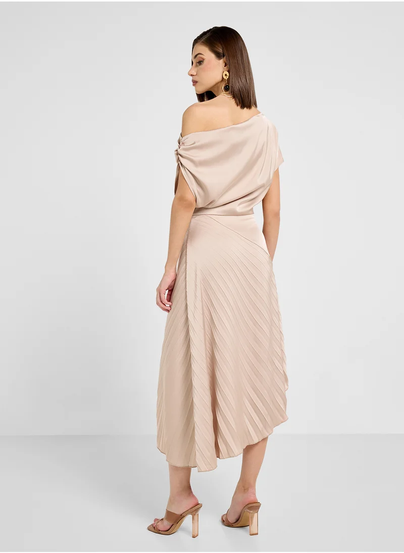 ايلا Pleated Asymmetrical Dress