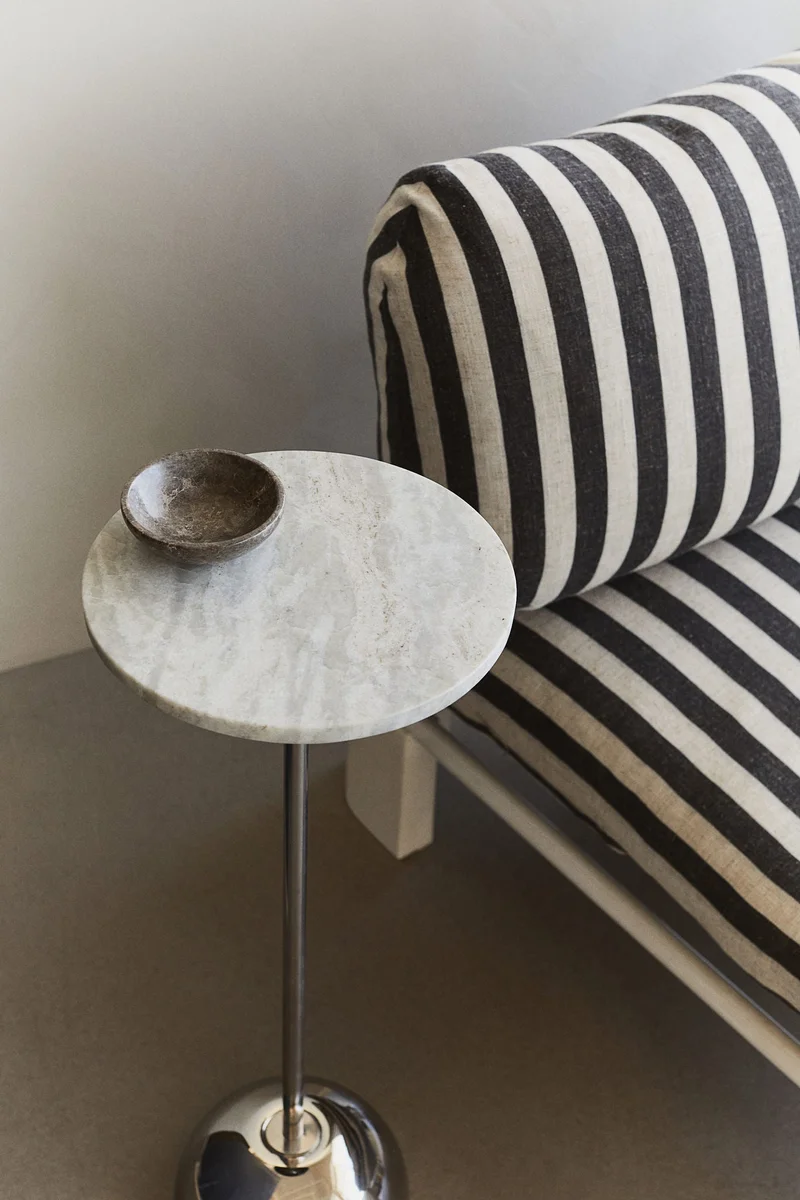 H&M Metal pedestal