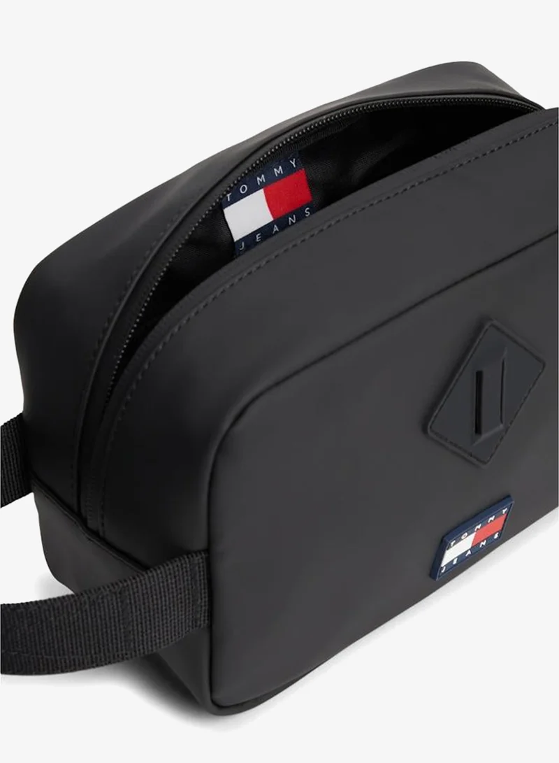 TOMMY JEANS  Daily Elevated Washbag for Men | Best Price UAE