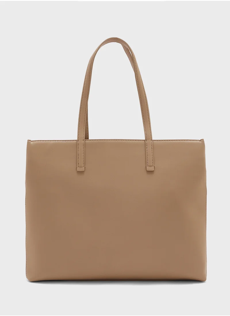 CALVIN KLEIN Must Medium Shopper