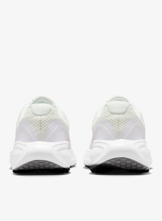 Nike Revolution 8 Trainers for Women - White - view 4