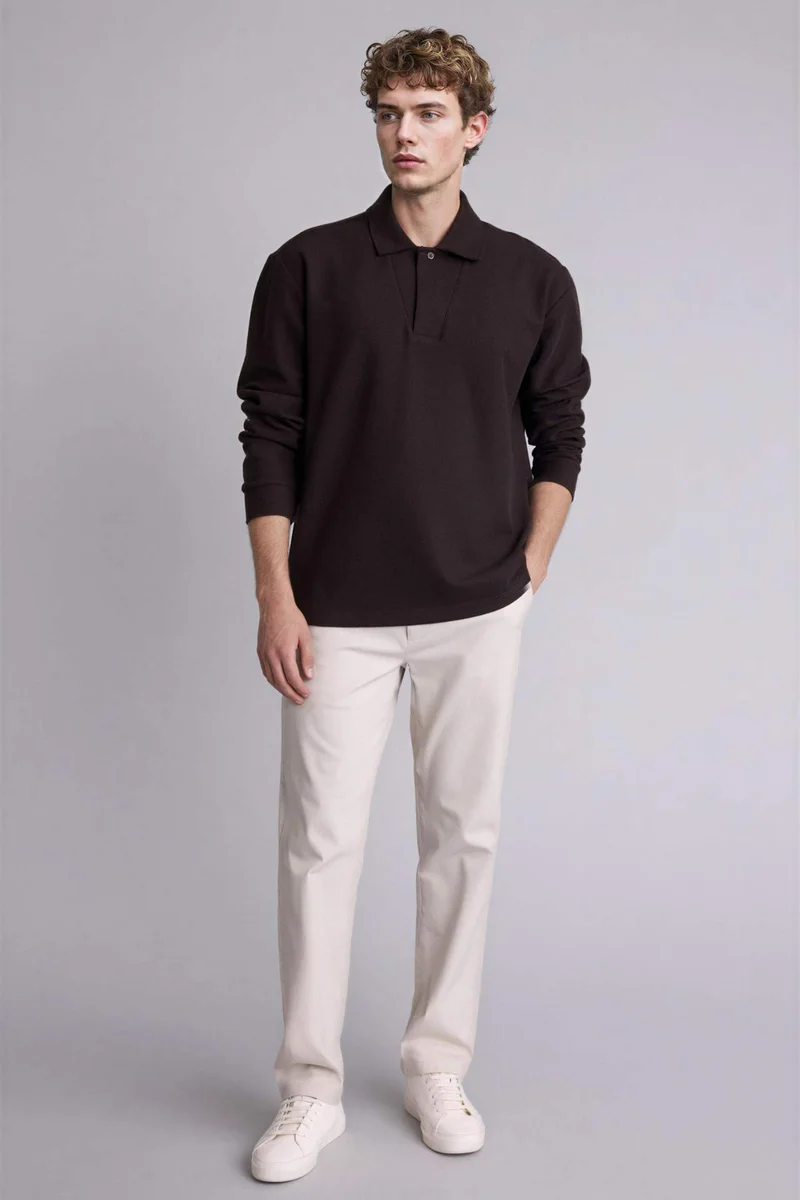 ديفاكتو Regular Fit Long Sleeve Sweatshirt