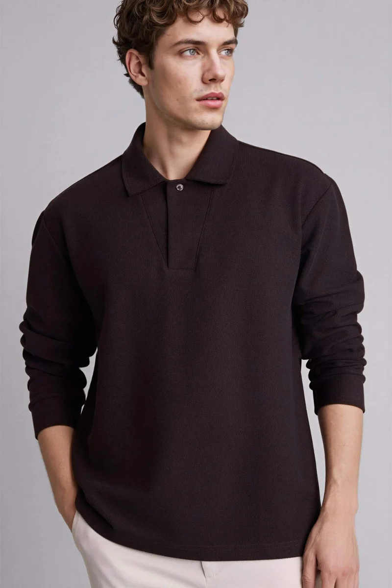ديفاكتو Regular Fit Long Sleeve Sweatshirt