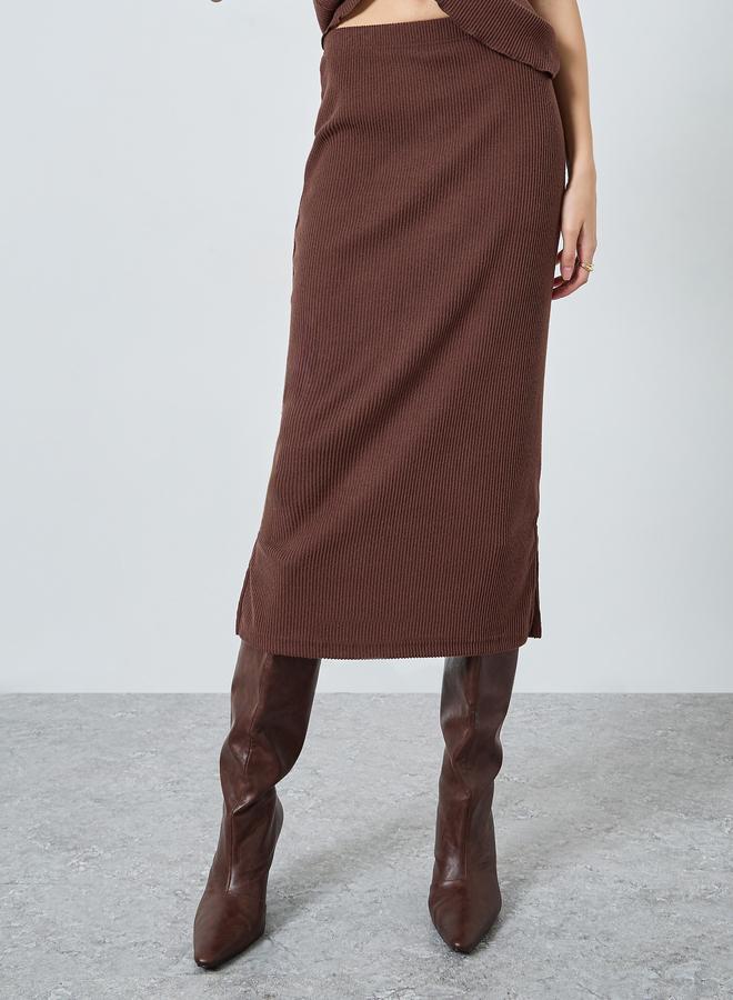 ستايلي طقم منسق من بلوزة وتنورة محبوكة مضلعة - Image 4