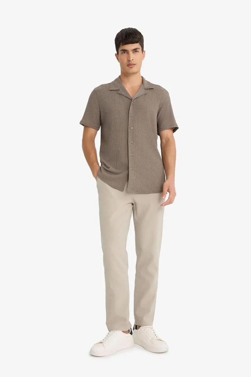 ديفاكتو Modern Fit Resort Neck Crinkle Fabric Short Sleeve Shirt