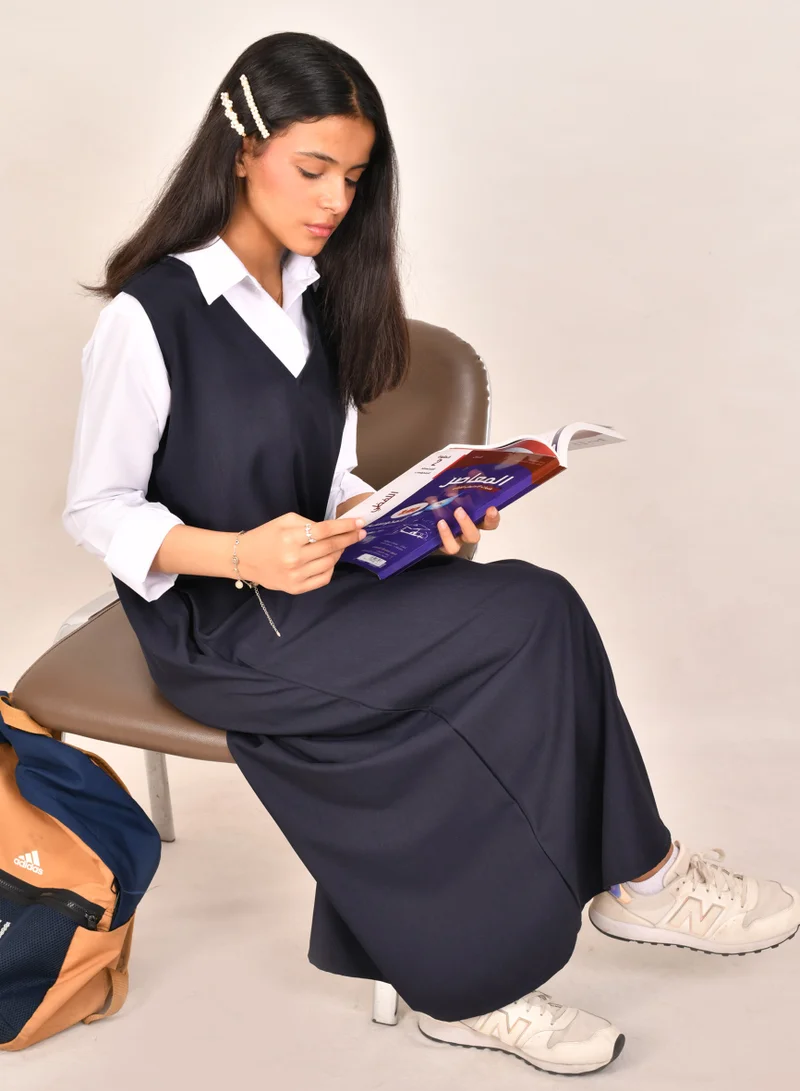 HAWRAA ABAYA Plain navy blue apron with a triangular cut - secondary