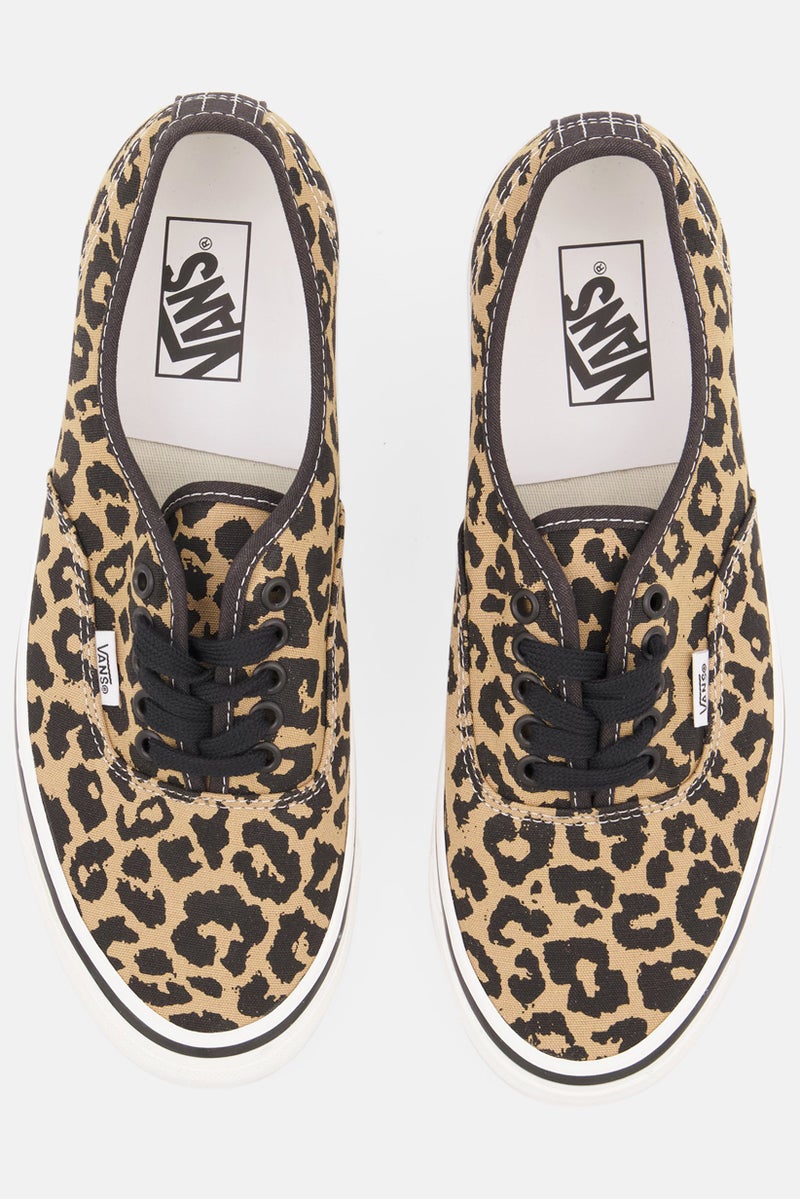 VANS حذاء رياضي نسائي أصلي 44 Dx برباط وأصابع مغلقة، مجموعة باللون الأسود - Image 3