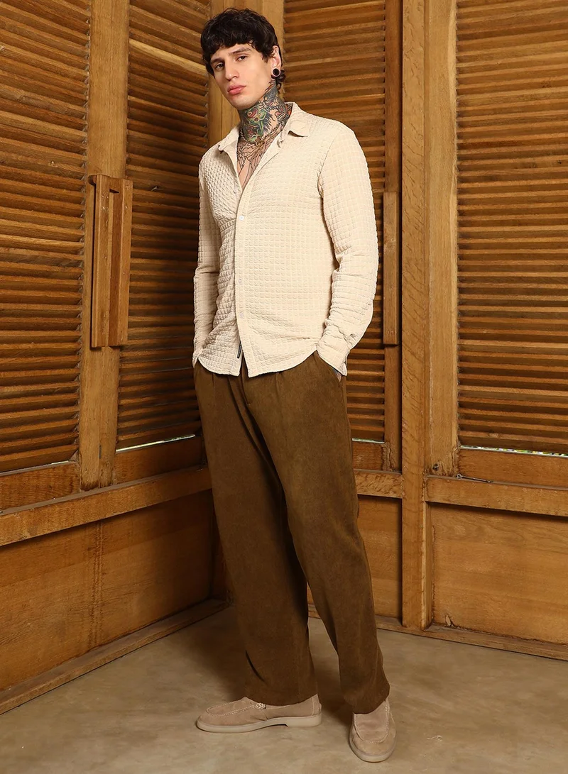 كامبوس سوترا Campus Sutra Men's Ecru Beige Cube-Textured Shirt For Casual Wear | Spread Collar | Long Cuffed Sleeves | Button Closure | Shirt Crafted With Comfort Fit For Everyday Wear