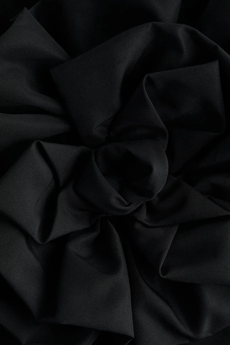 اتش اند ام Appliquéd halterneck dress