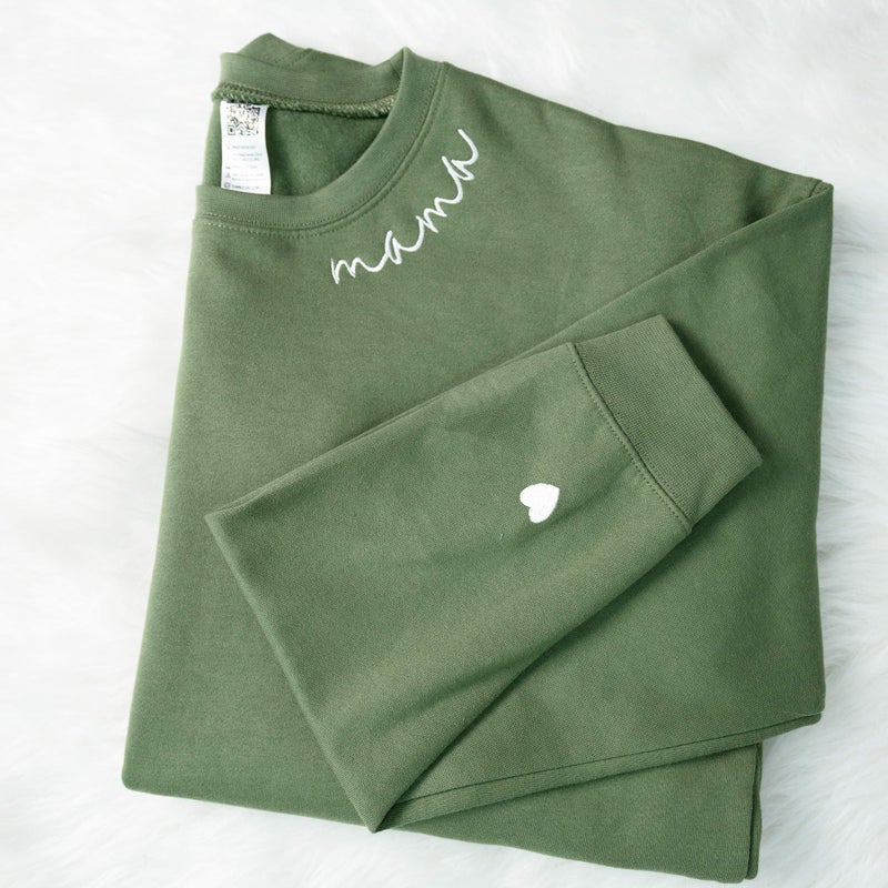 IZI POD - Mama Mom Mommy Embroidered Crewneck Sweatshirt Heart On Sleeve for Women - Gifts For New Mom Mama Birthday Christmas Mothers Day Valentine Embroidery Pullover Sweater Shirt Military Green - Image 3