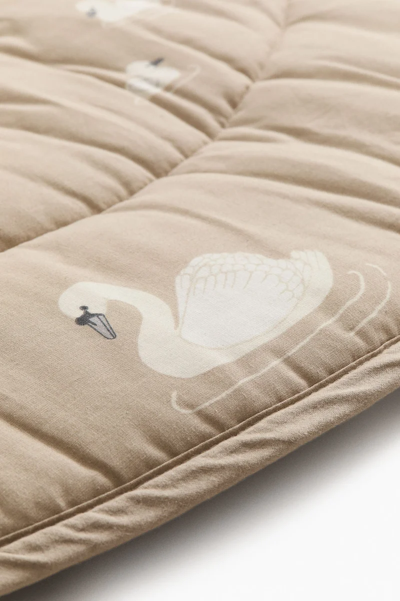 اتش اند ام مفرش رضع منقوش من القطن