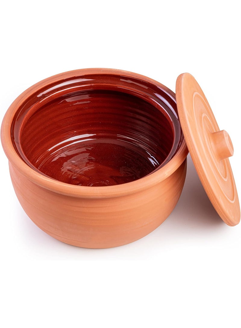 لوكسيول قدر طهي طيني من لوكس يول – صناعة يدوية تركية من طين طبيعي 100٪ – صديق للبيئة وآمن للفرن والميكروويف وغسالة الصحون – متوفر بألوان طبيعي، أزرق، بني، أسود، أخضر، تركواز – بأربعة مقاسات: طول 9 سم بقطر 20، طول 12 بقطر 24، طول 14 بقطر 27، طول 16 بقطر 31 سم – مثالي للطهي الصحي والمتوازن: حساء، يخنة، طاجن، أطباق جانبية ومقبلات – يحافظ على نكهة وحرارة الطعام – مقاوم للتشقق والصدمات – خالٍ من المواد الكيميائية و BPA – مادة طينية صحية، تدعم نمط الحياة المستدام – تصميم أنيق يناسب المطابخ العصرية أو التقليدية – هدية فاخرة لحفلات الزفاف أو دبيج المنزل أو لمحبي الطهي – ماركة لوكس يول مصنوعة بحرفية عالية وطابع تراثي تركي – قدر يتمتع بمتانة تدوم وجمال ألوان طبيعية - Image 1