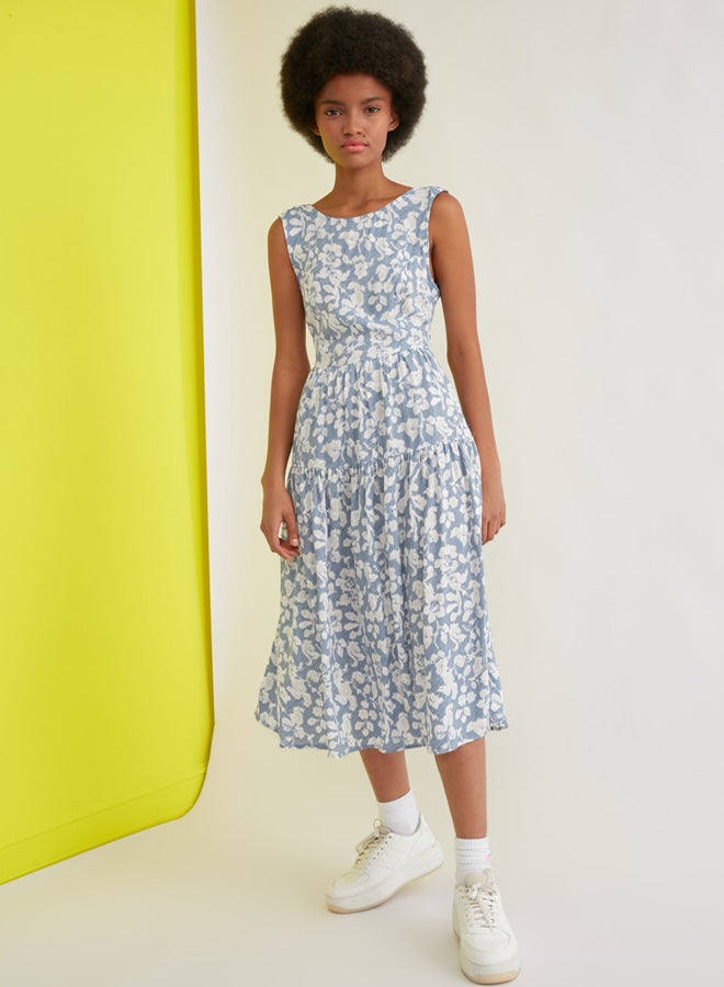 trendyol Blue Skater/Belt Opening Back Detail Floral Print Midi Woven Dress - Image 3