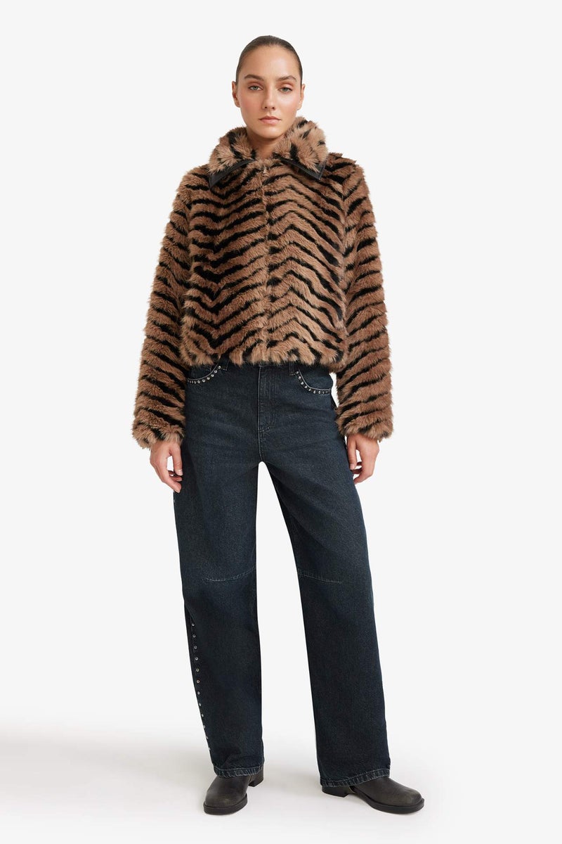 DeFacto Regular Fit Zippered Short Faux Fur Jacket - Image 2