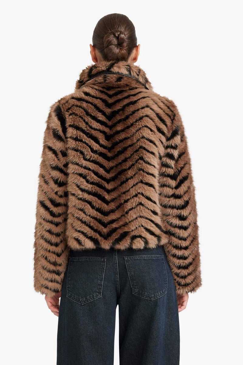 DeFacto Regular Fit Zippered Short Faux Fur Jacket - Image 4