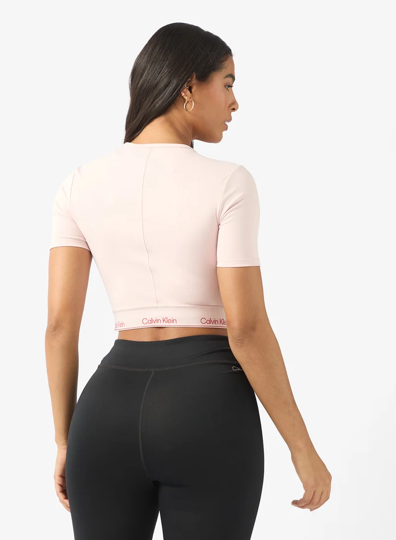 كالفن كلاين جينز تي شيرت قصير بياقة دائرية كاجوال