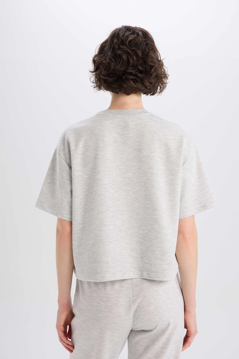 DeFacto Woman Oversize Fit Crew Neck Basic Short Sleeve T-Shirt  - Image 4