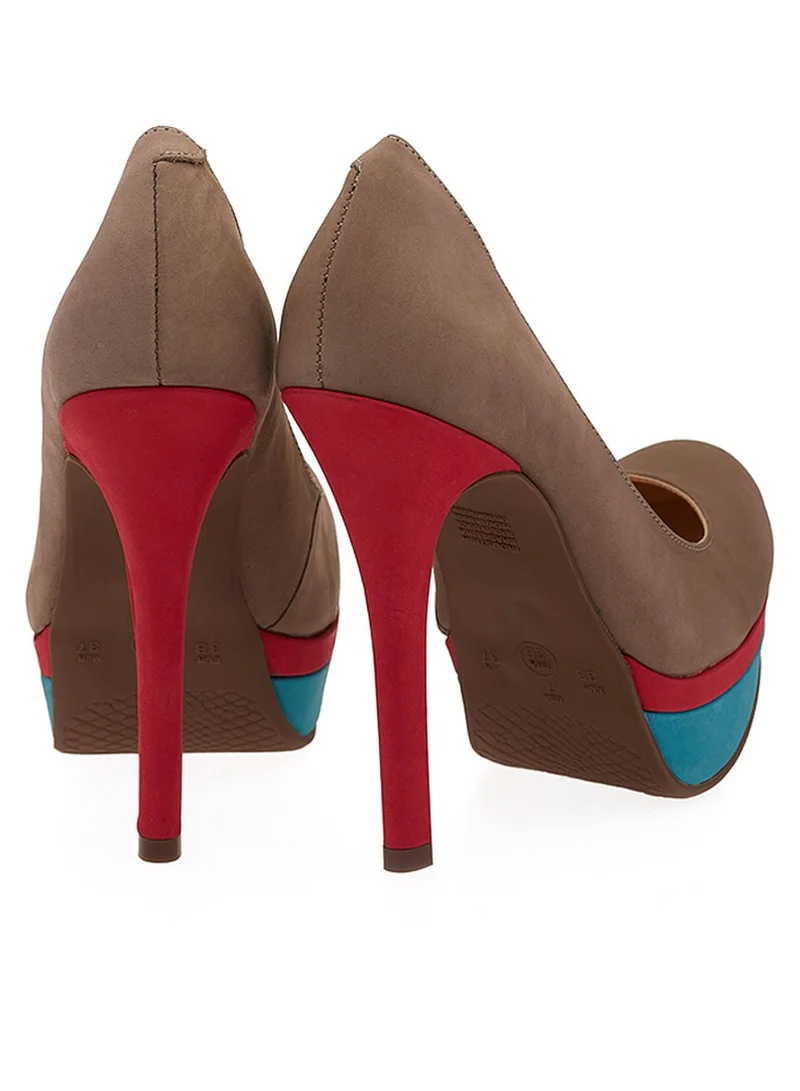 Via Marte Classic Platform Pumps