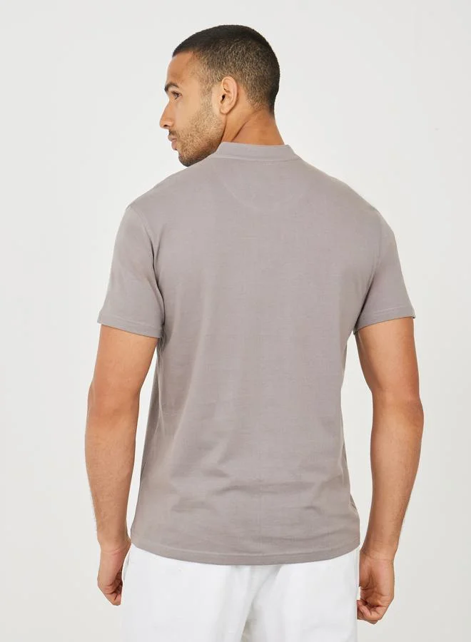 ستايلي Mandarin Collar Solid Compact Jersey Regular Polo