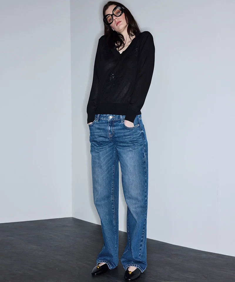 ابيكول Embroidered Sequinned Knit Top