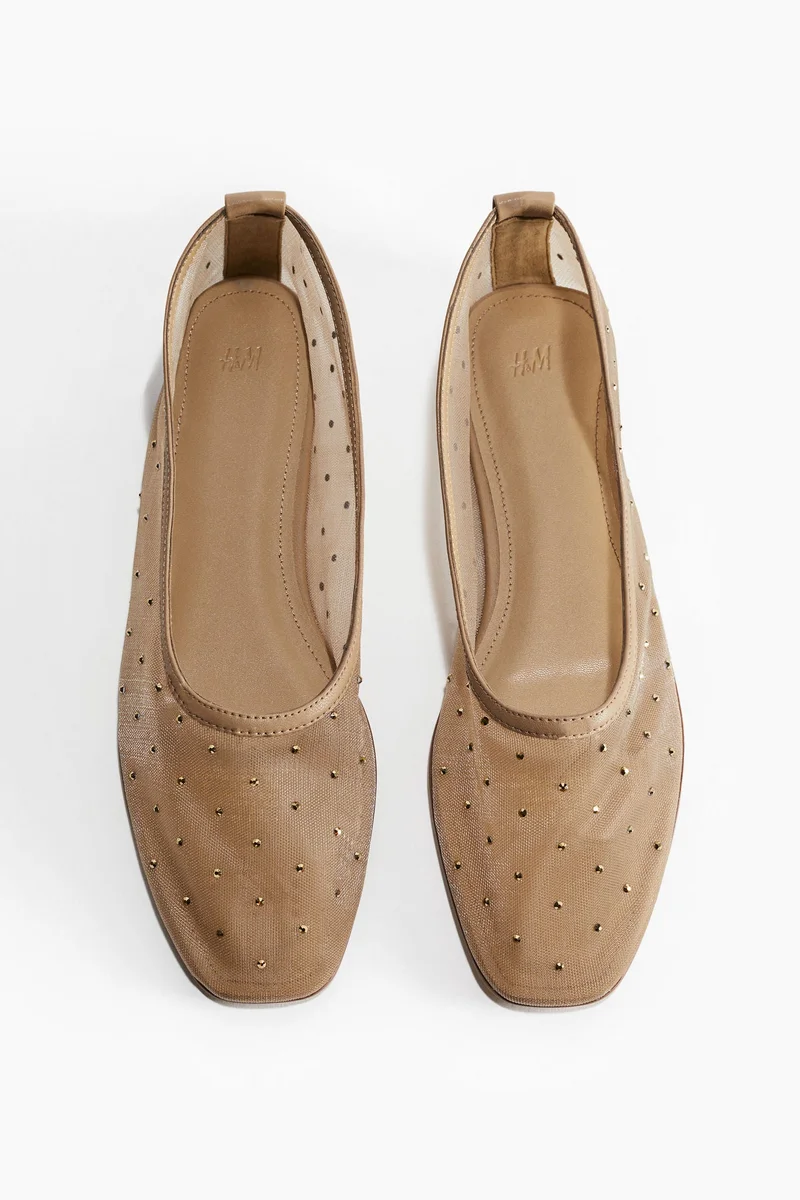 اتش اند ام حذاء باليرينا مزين بحجر الراين