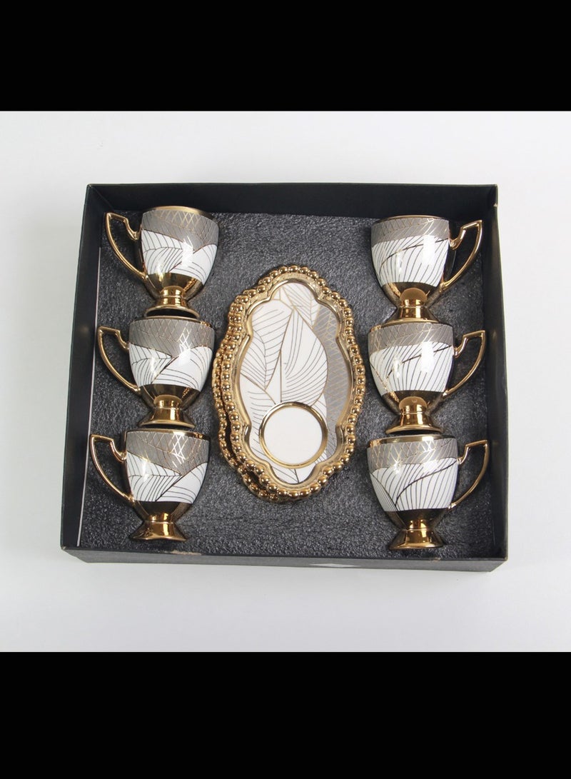 A set of coffee cups and saucers  - Image 1