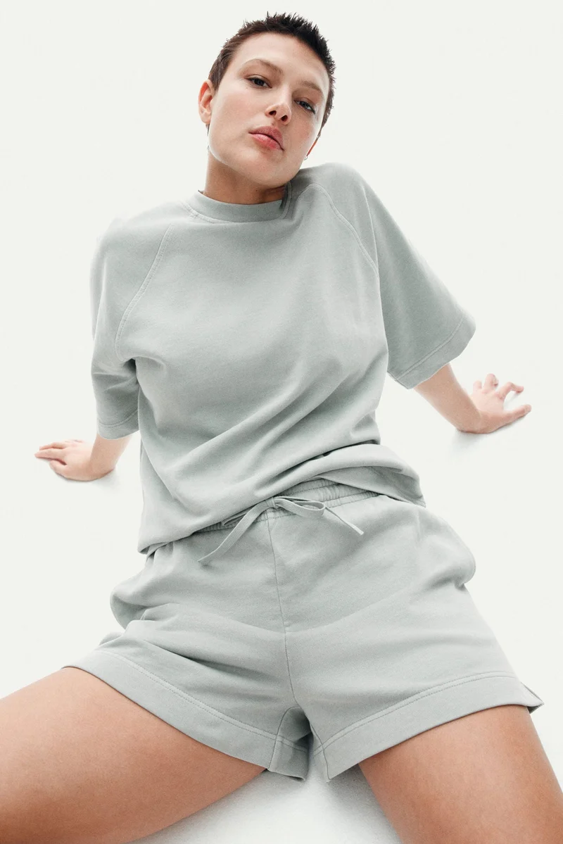 اتش اند ام شورت سميك من القطن المكحوت