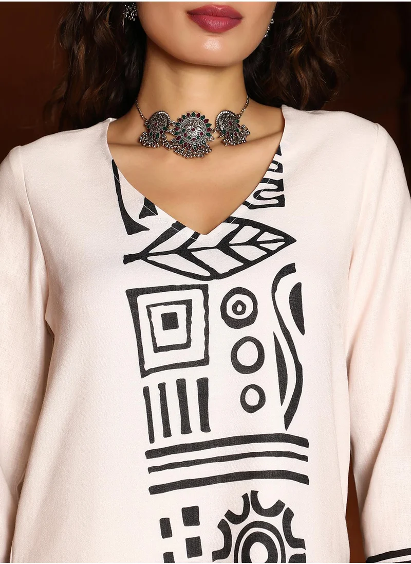  قصة Women's Daisy White & Onyx Black Indie Lines Kurta Set