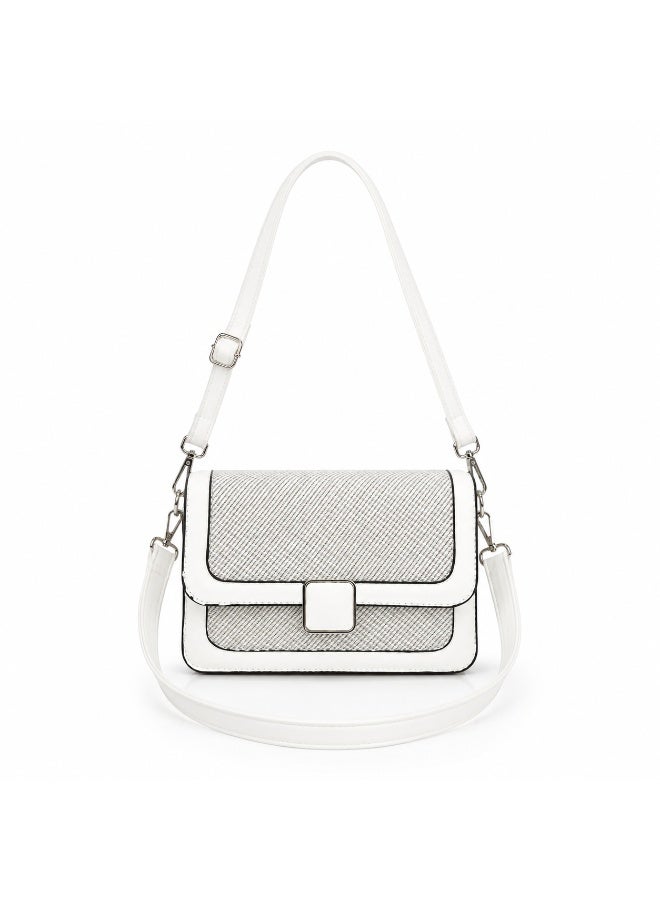 Elegant women's leather shoulder bag with a gold metal clasp - Image 2