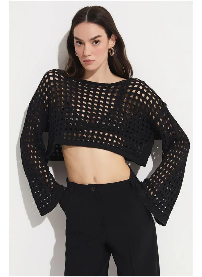 جون June Perforated Crop Sweater Black
