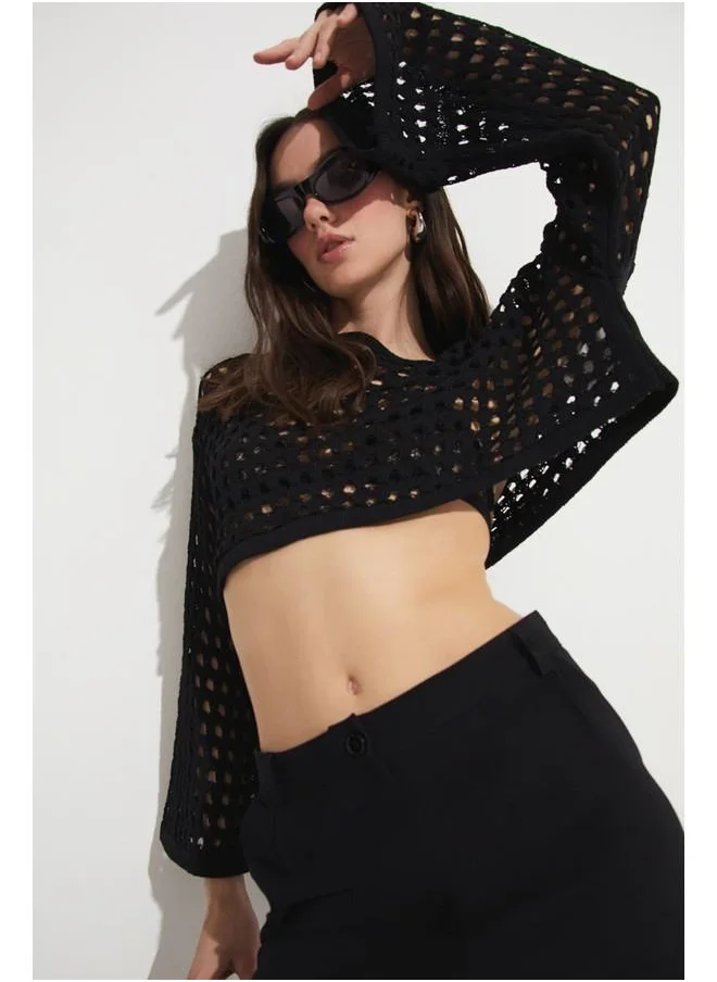 جون June Perforated Crop Sweater Black