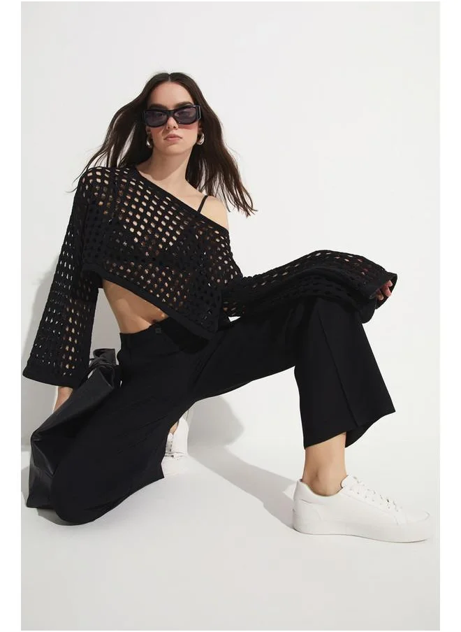 جون June Perforated Crop Sweater Black