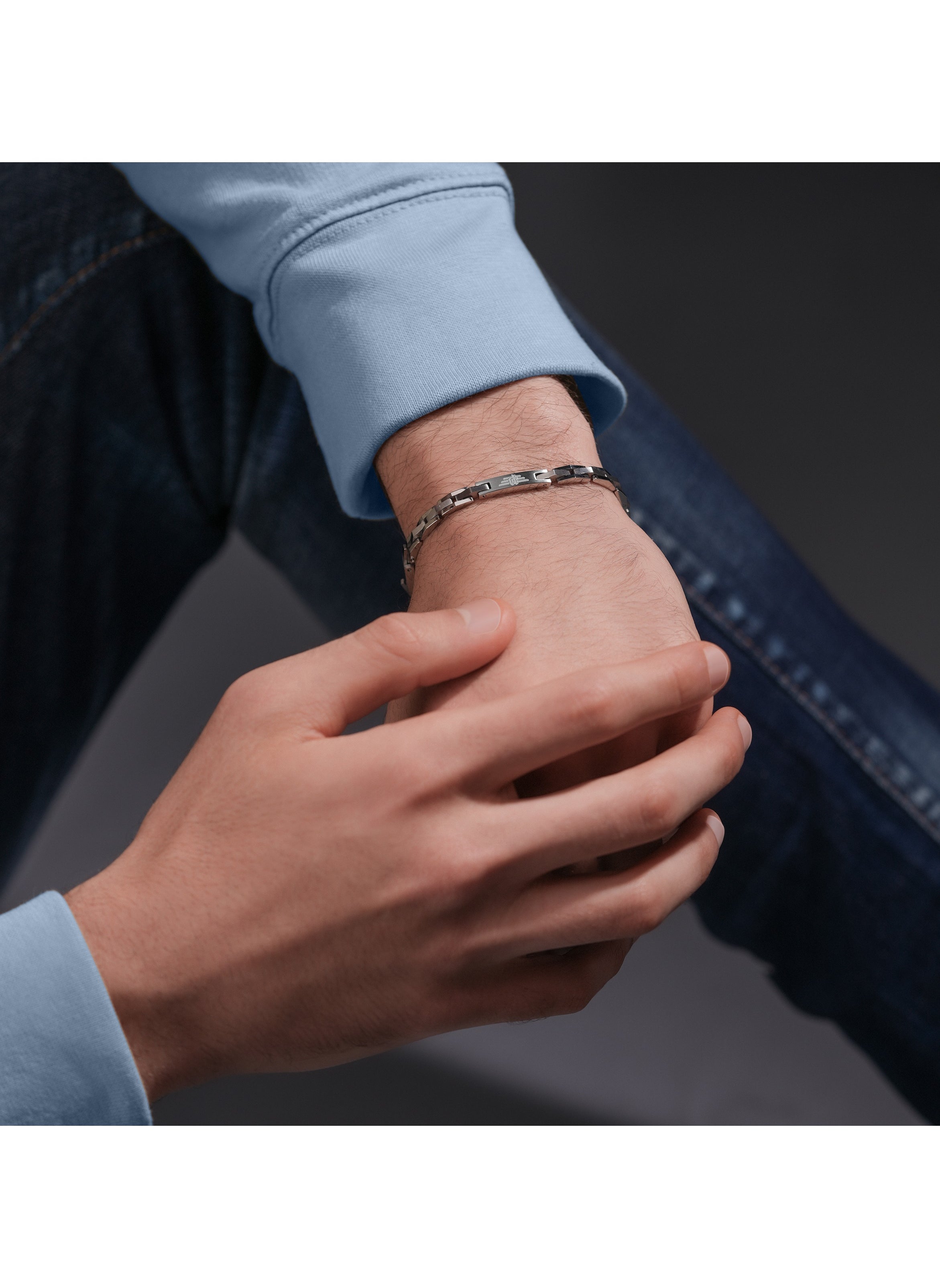 Police Coil Gents Stainless Steel Bracelet - https://f.nooncdn.com/p/pzsku/Z16B8A687314C3A25A33CZ/45/_/1725540240/467eaf9d-9513-46c7-a21b-06f4814dd357.jpg?format=jpg&width=original