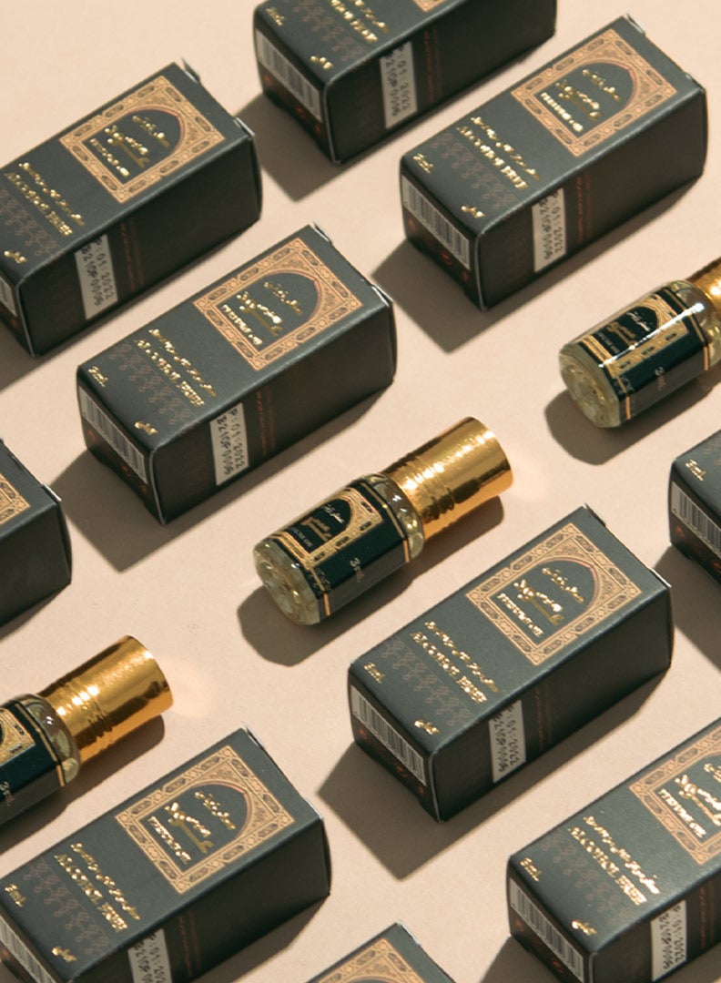 بانافع للعود - عود النفيس - عطر زيتي خالي من الكحول 3 ملل ( قطعه ) - Image 2