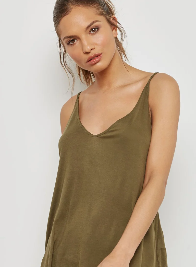 FOREVER 21 Plunge Neck Cami Top