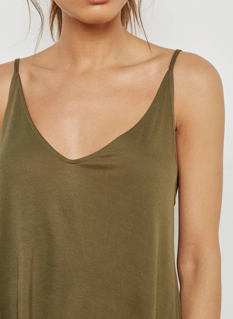 FOREVER 21 Plunge Neck Cami Top