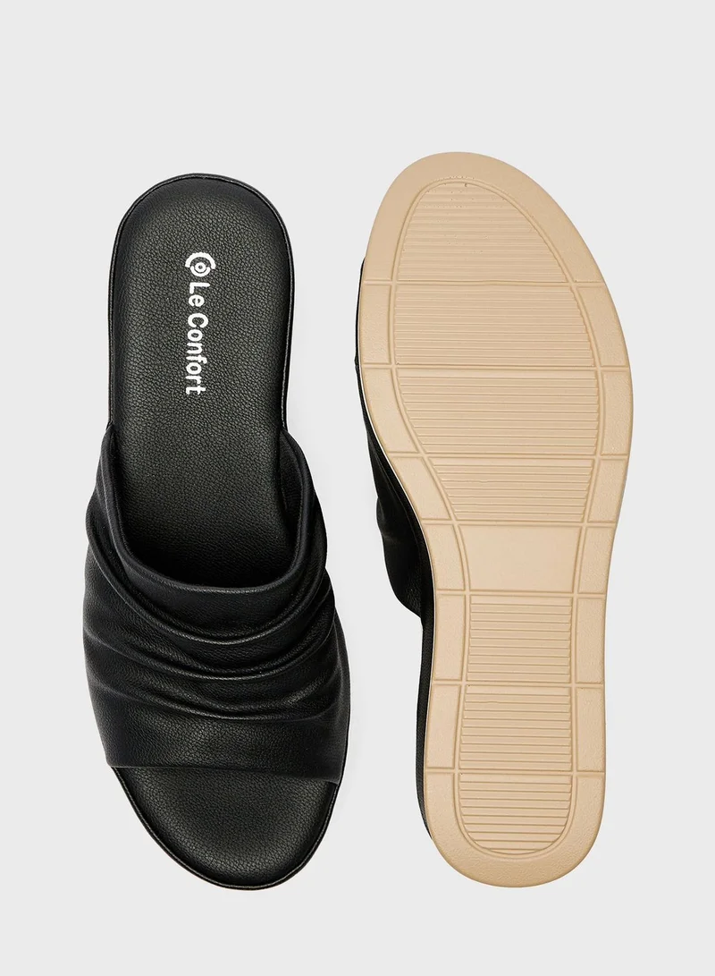 Le Confort Casual Flats Sandal