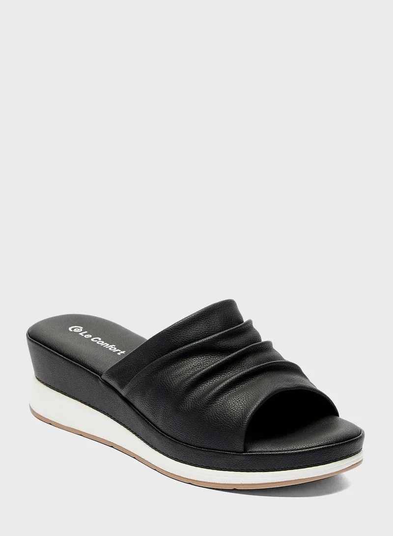 Le Confort Casual Flats Sandal