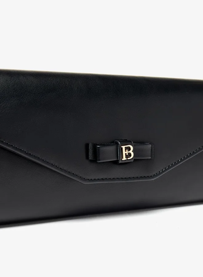 فلورا بيلا من شو إكسبرس Women Solid Clutch with Chain Strap and Magnetic Button Closure