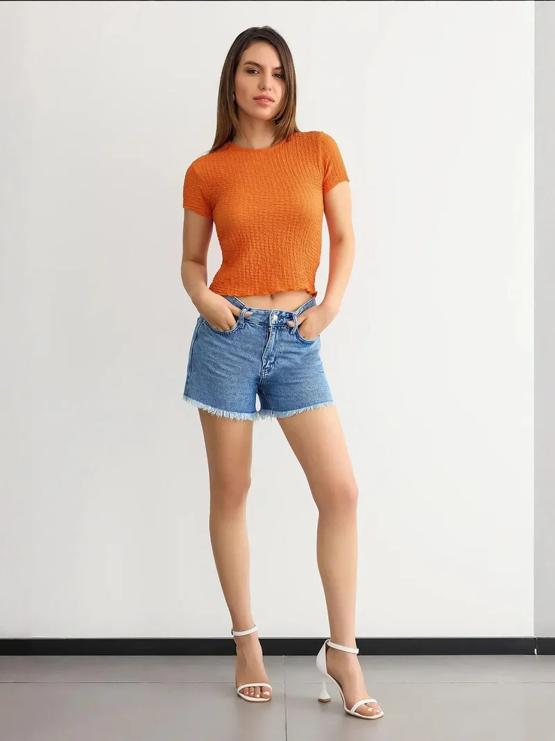 HICCUP Short-Sleeve Round Neck Cropped Top in Textured Twisted Fabric